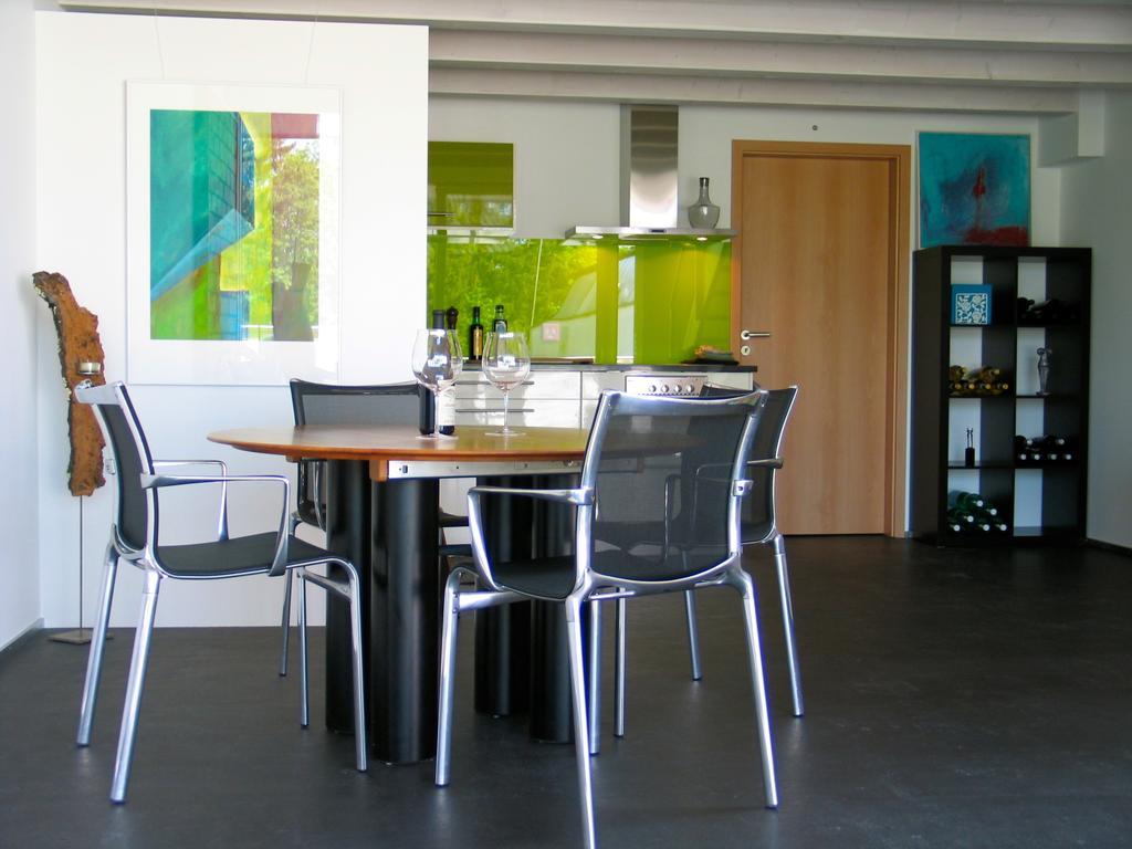 شقة Artist'S Loft Zur Maloya Ormalingen الغرفة الصورة